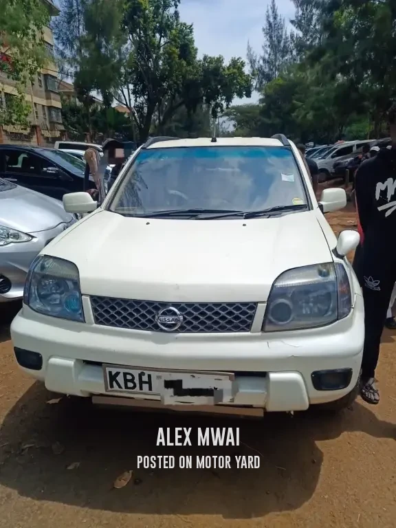Nissan Xtrail 2010 White