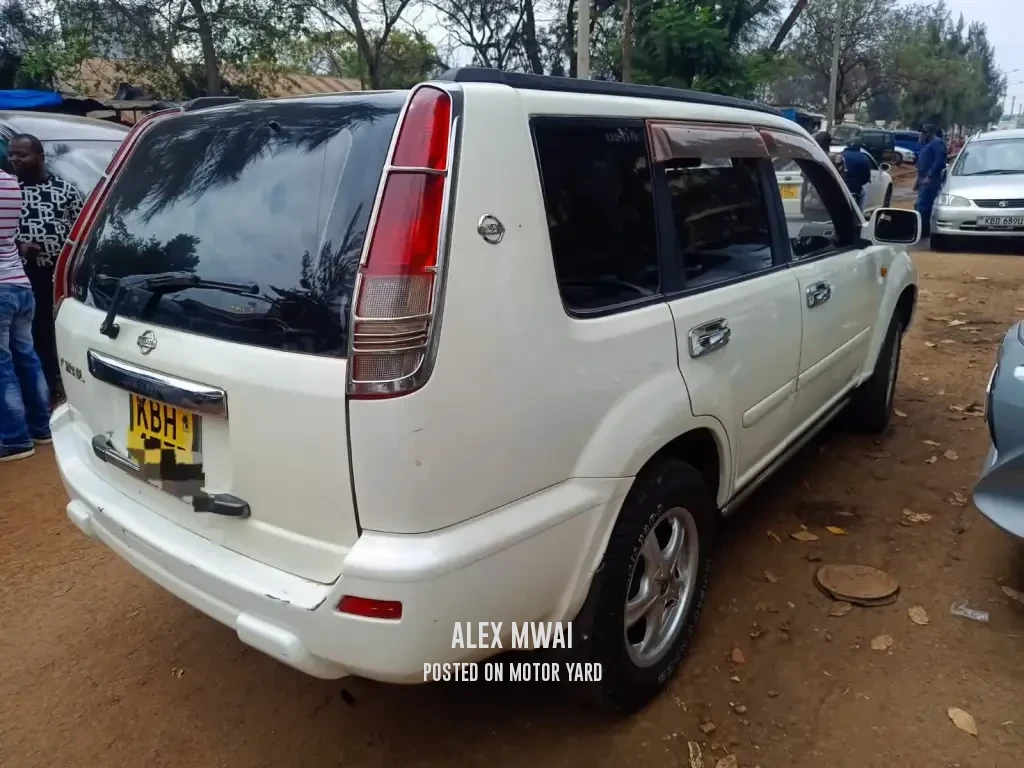Nissan Xtrail 2010 White