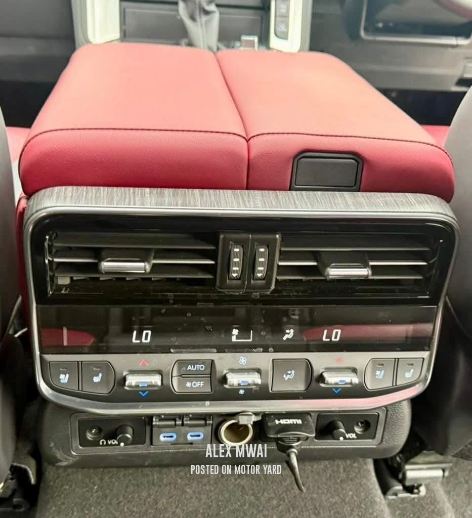 Toyota Land Cruiser 300 Series GR 2023 Black