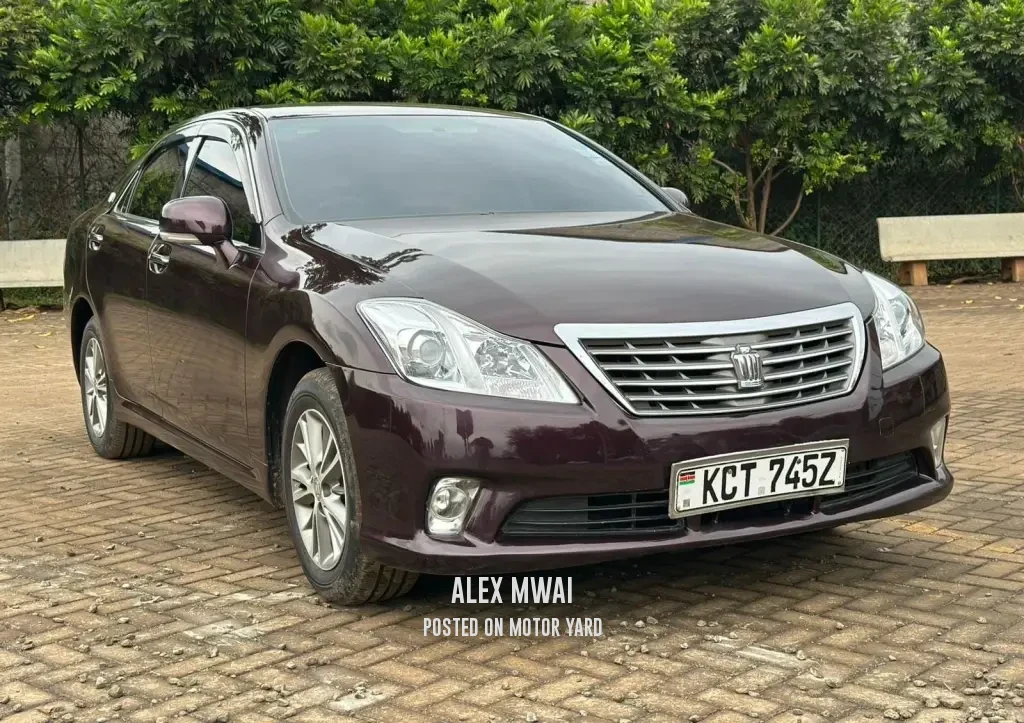 Toyota Crown 2012 Red