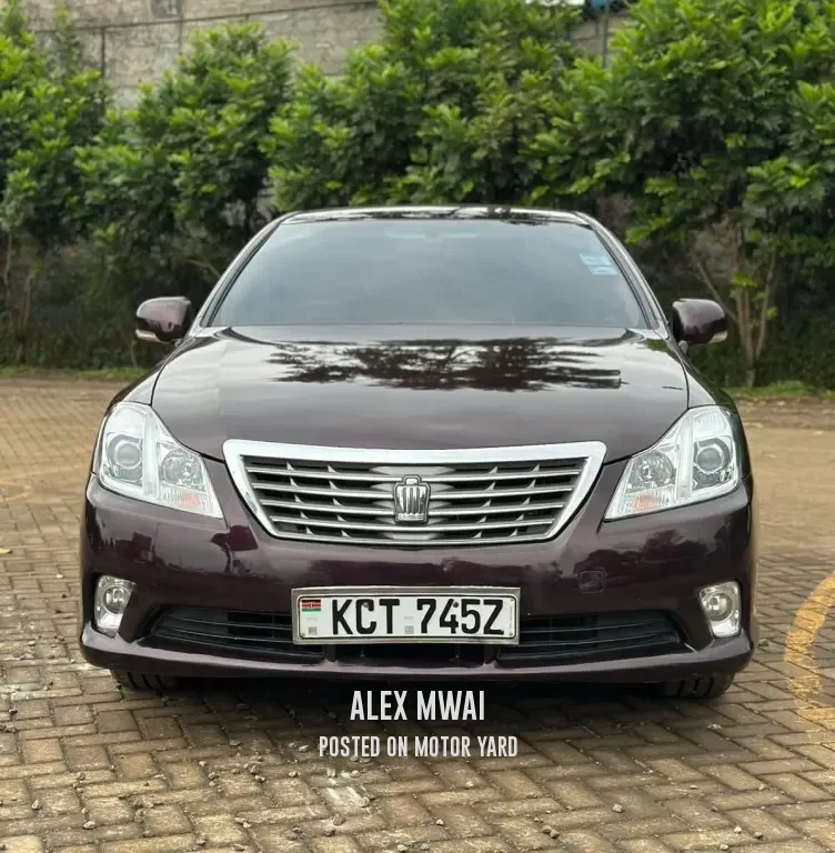 Toyota Crown 2012 Red