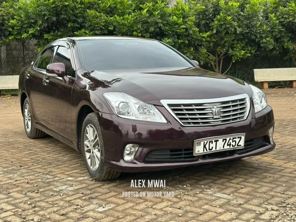 Toyota Crown 2012 Red