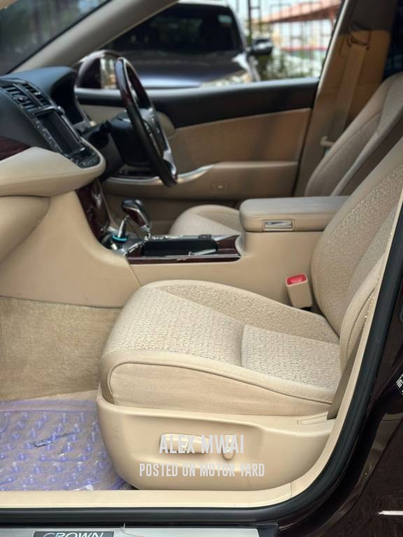 Toyota Crown 2012 Red