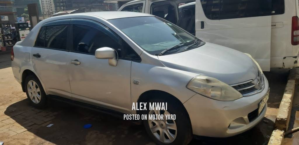Nissan Tiida 2010 Grey