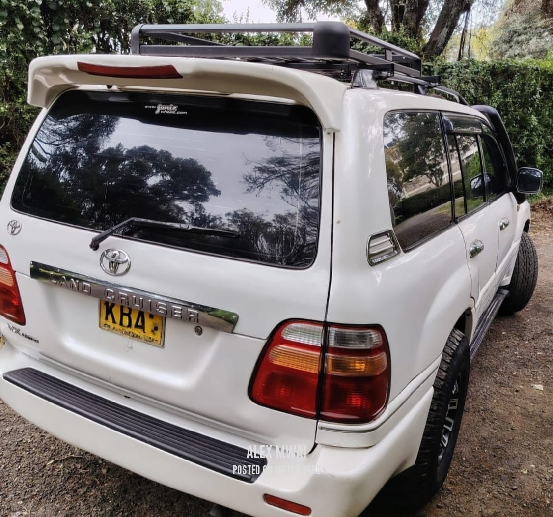 Toyota Land Cruiser Prado VXL 2000 White
