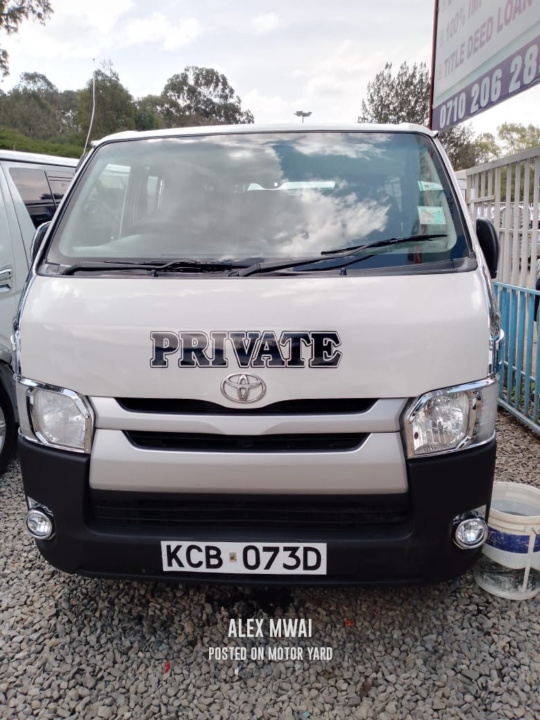 Toyota HiAce 2016 White