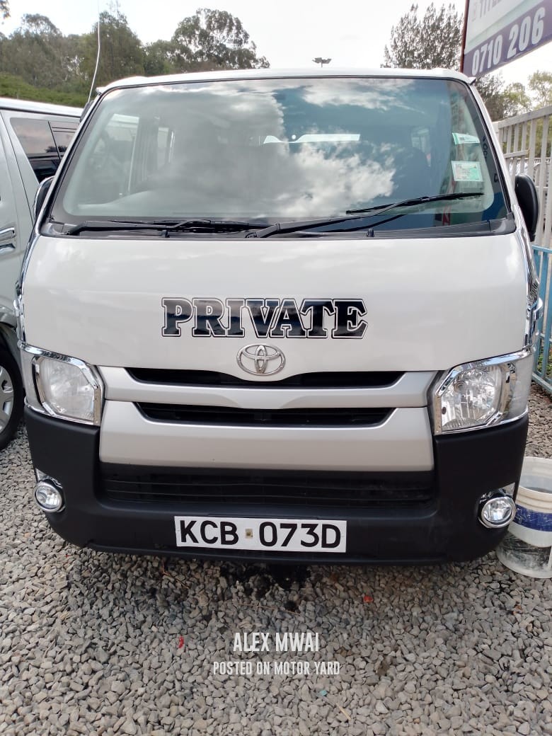 Toyota HiAce 2016 White