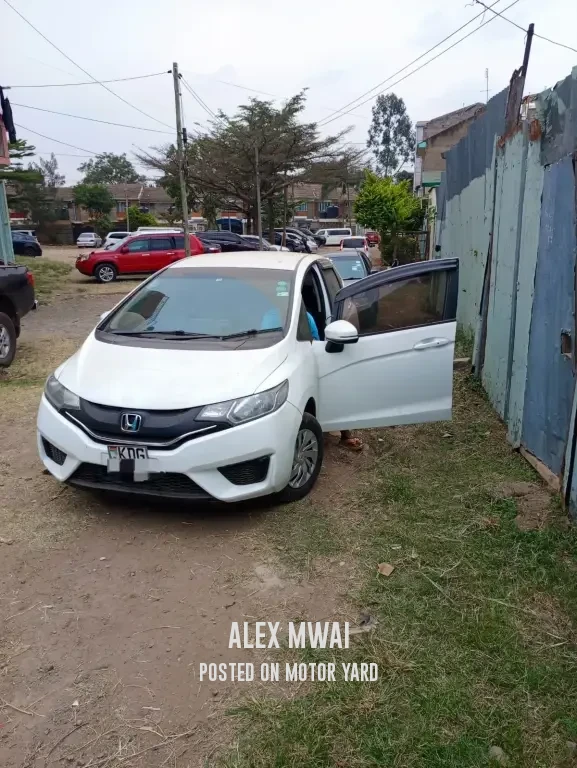 Honda Fit Shuttle 2014 White