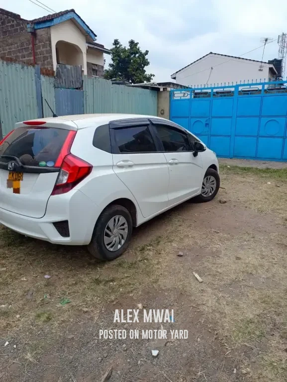 Honda Fit Shuttle 2014 White
