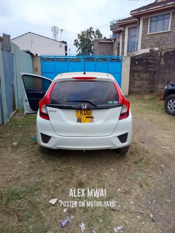 Honda Fit Shuttle 2014 White