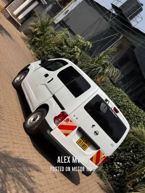 Nissan NV200 2009 White