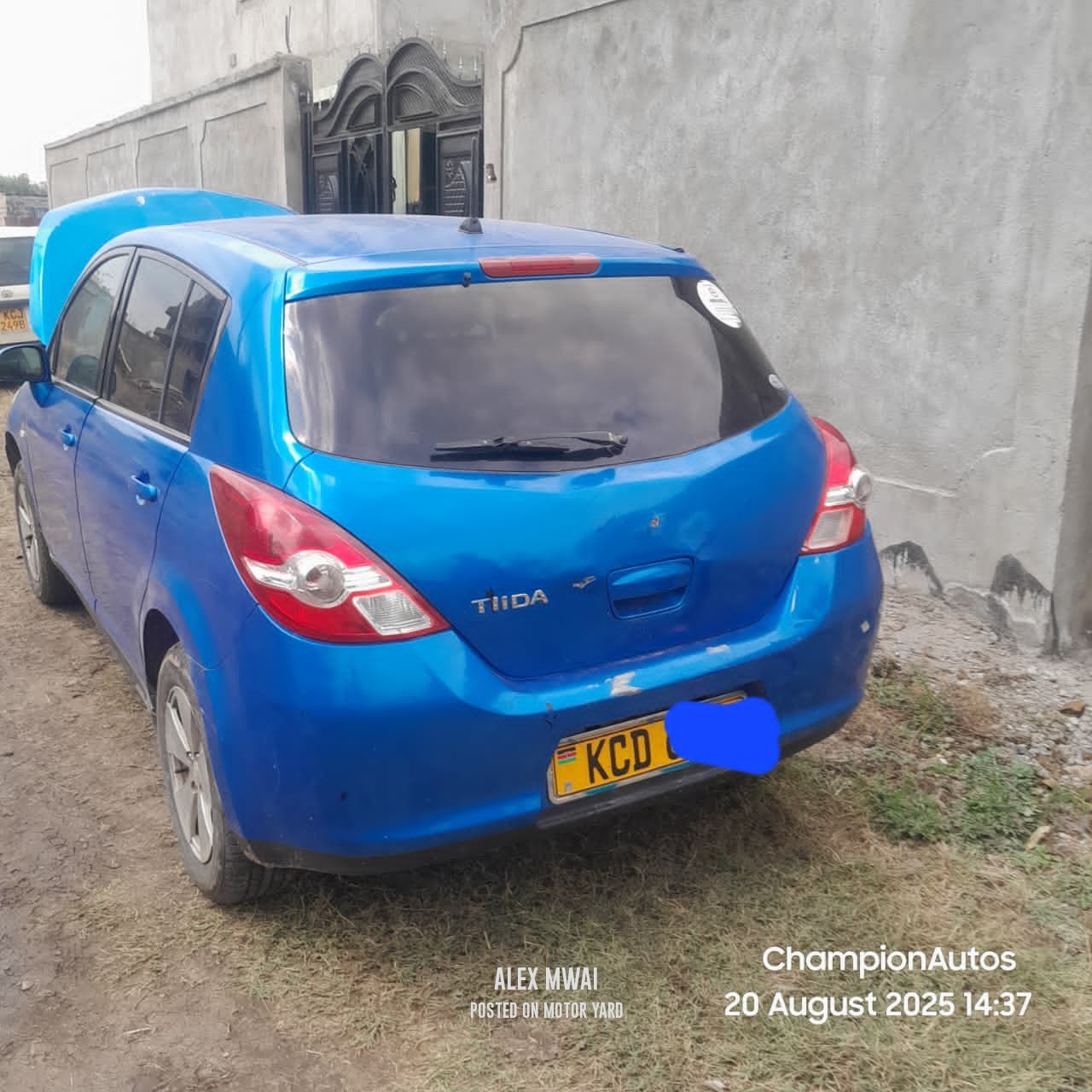 Nissan Tiida 2010 Blue