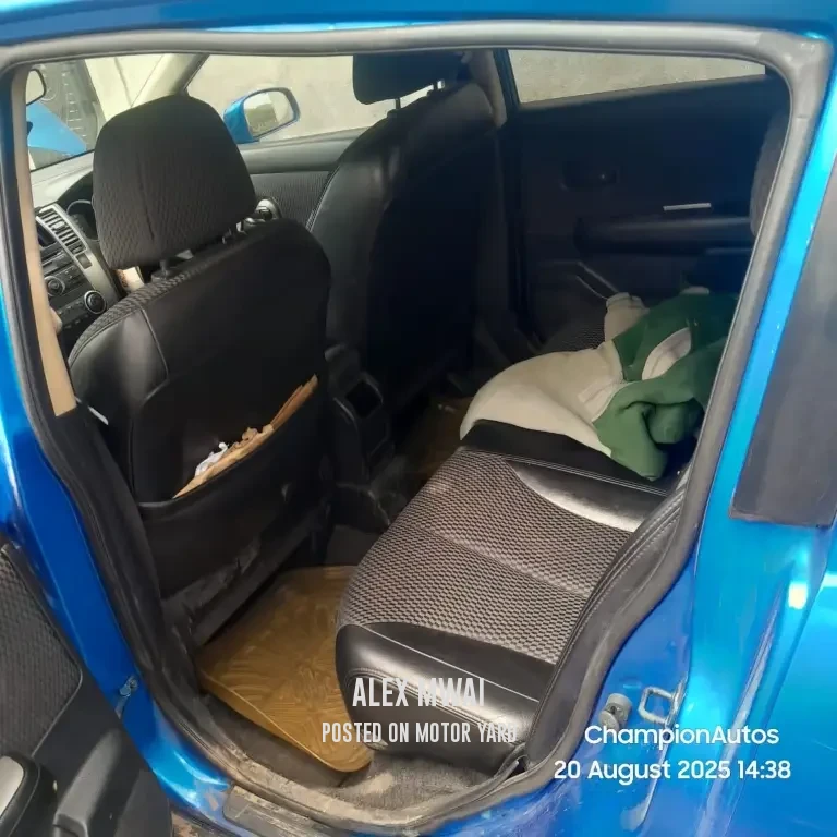 Nissan Tiida 2010 Blue