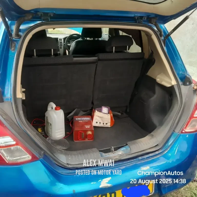 Nissan Tiida 2010 Blue