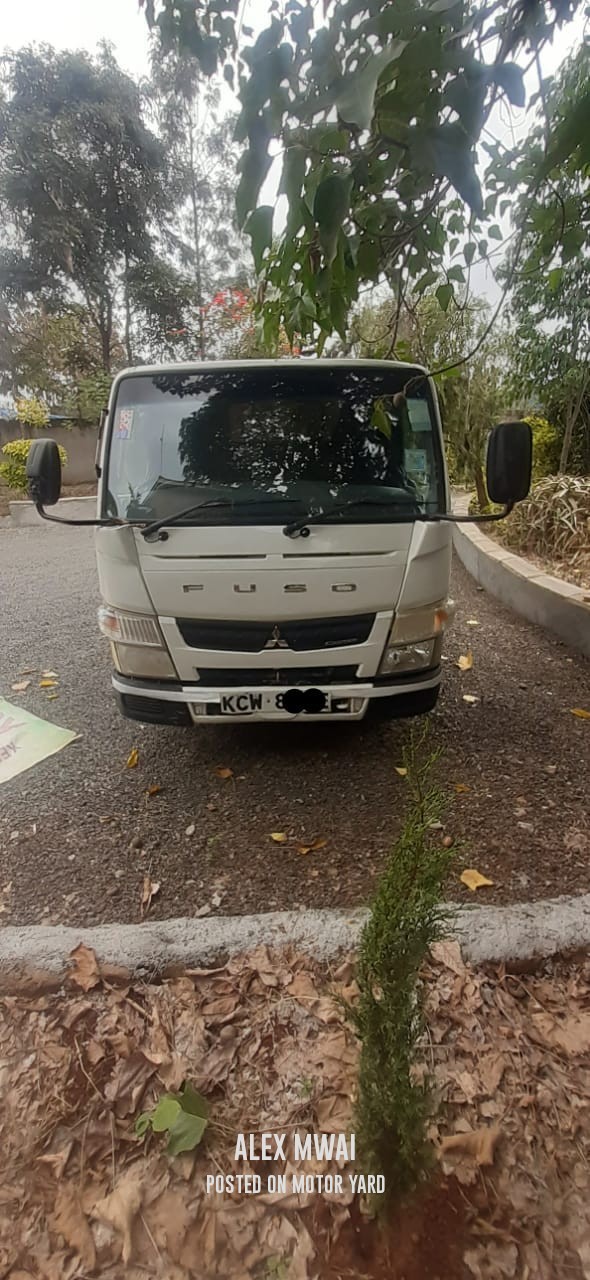 Mitsubishi Fuso 2014 White