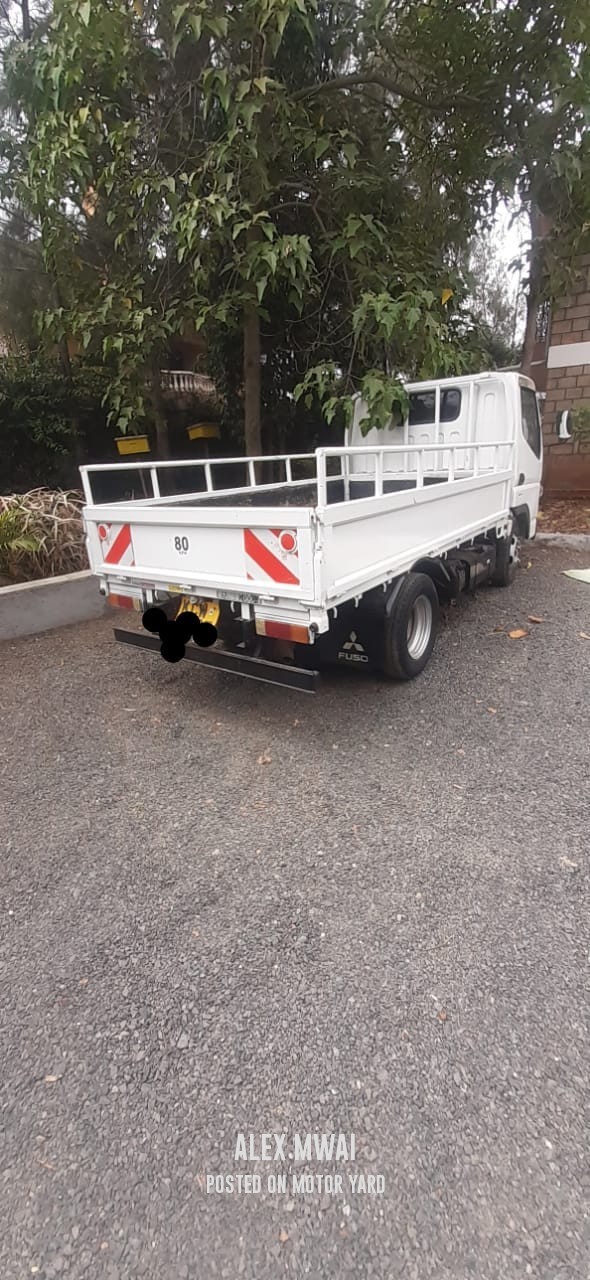 Mitsubishi Fuso 2014 White