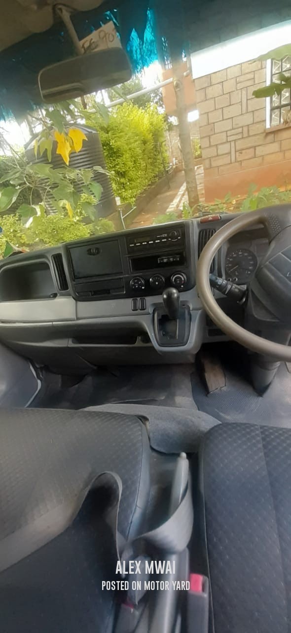 Mitsubishi Fuso 2014 White