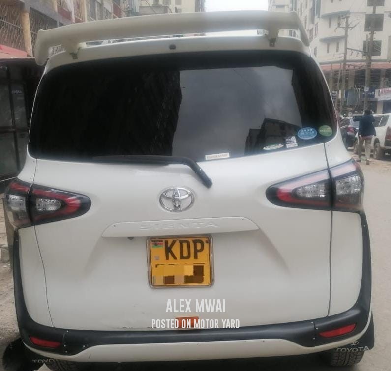 Toyota Sienta 2018 White