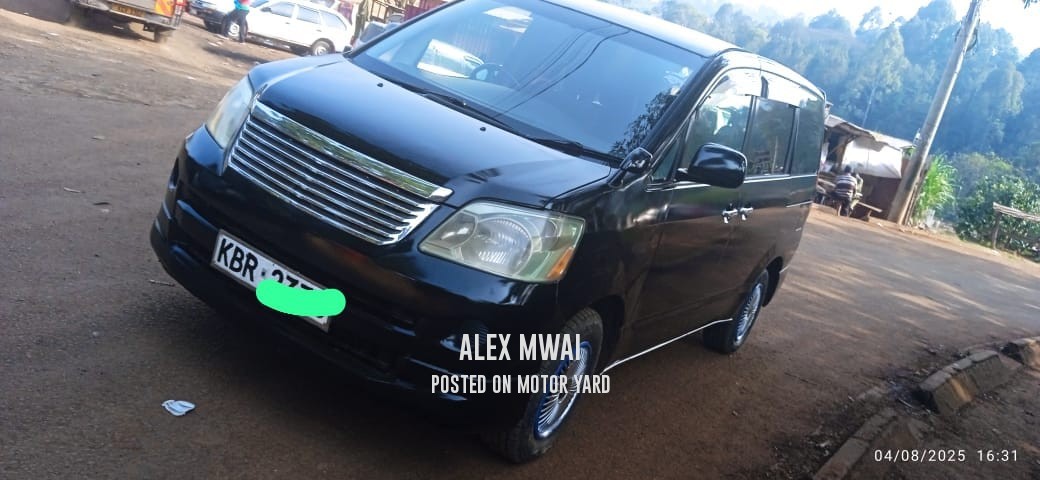 Toyota Noah 2010 Black
