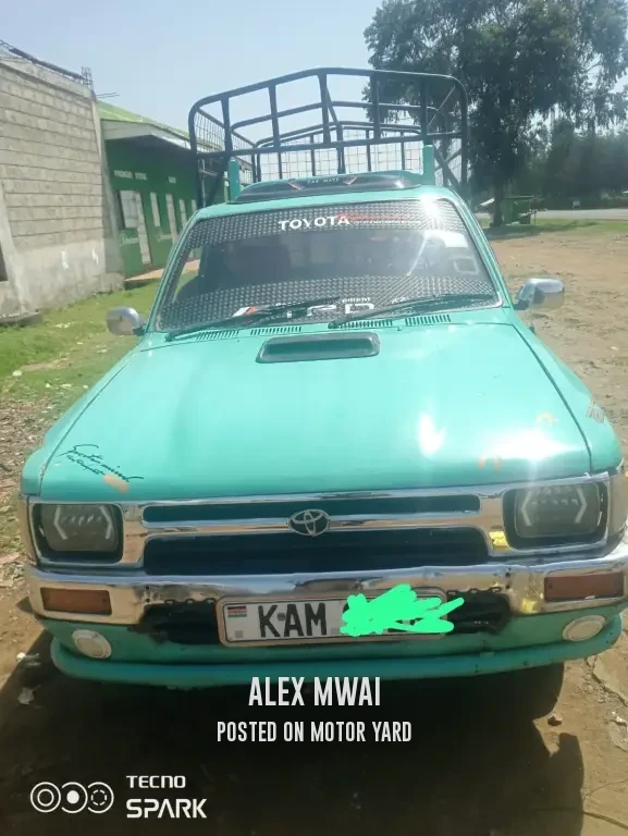 Toyota Hilux 1998 Green