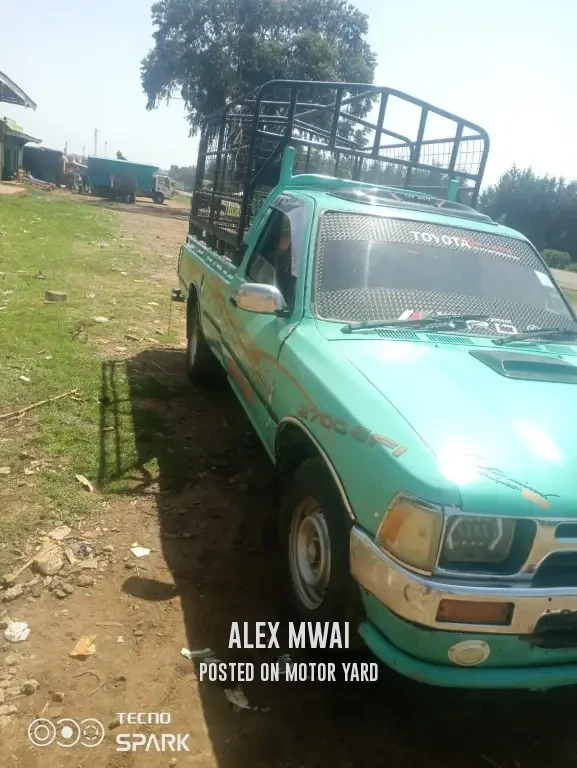 Toyota Hilux 1998 Green
