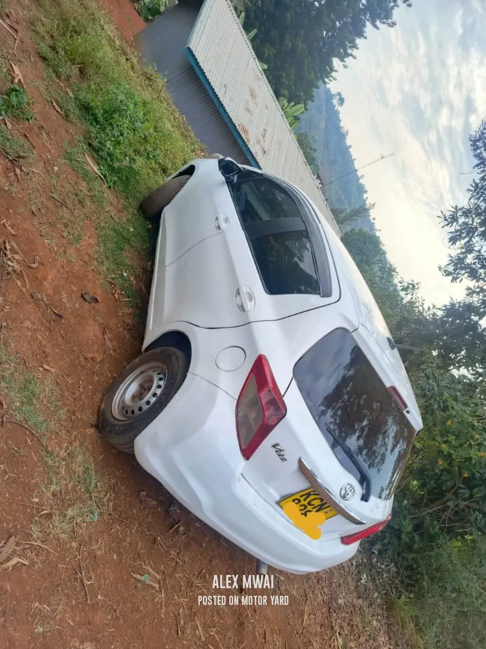 Toyota Vitz 2010 White