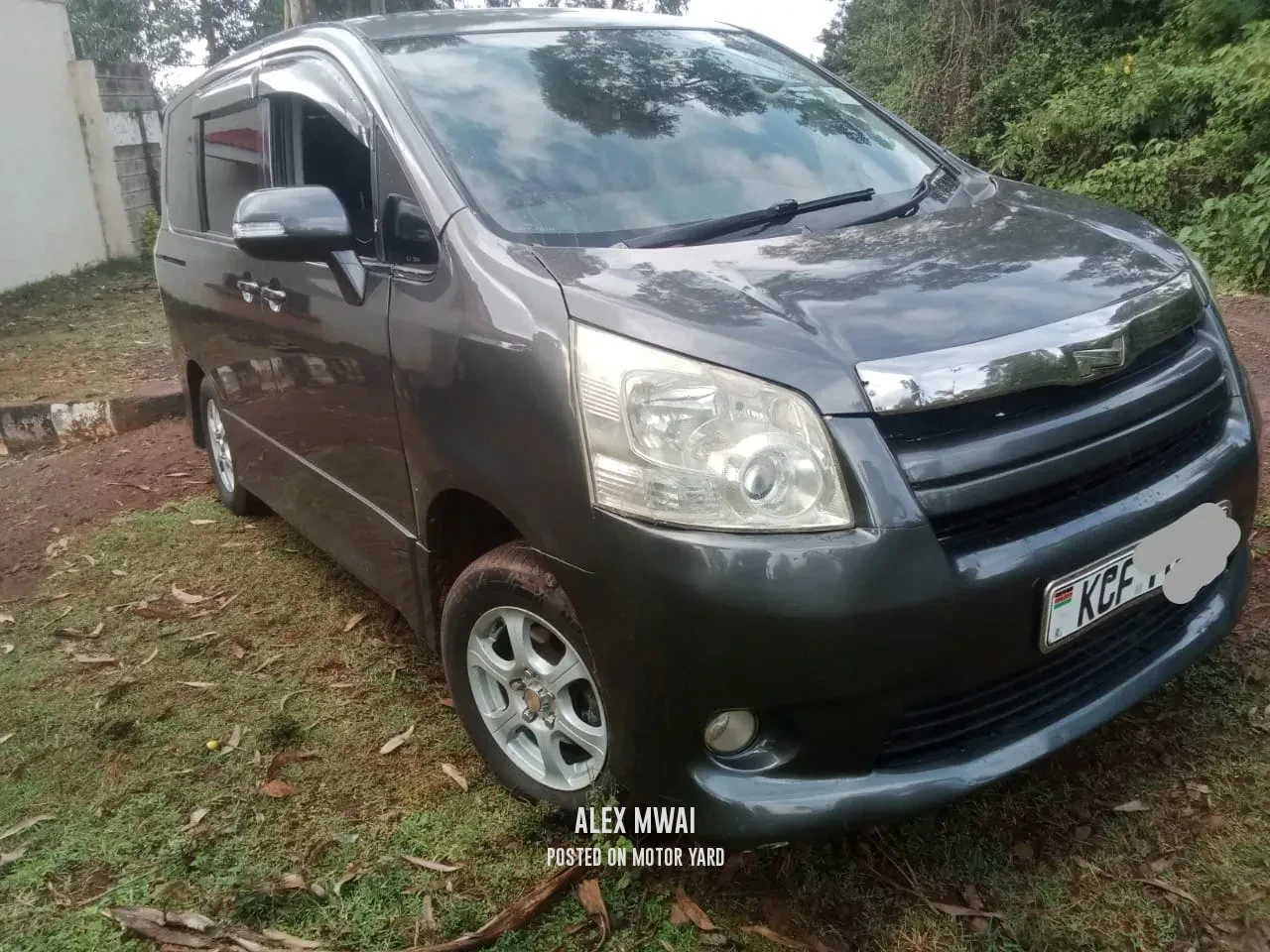 Toyota Noah 2006 Black