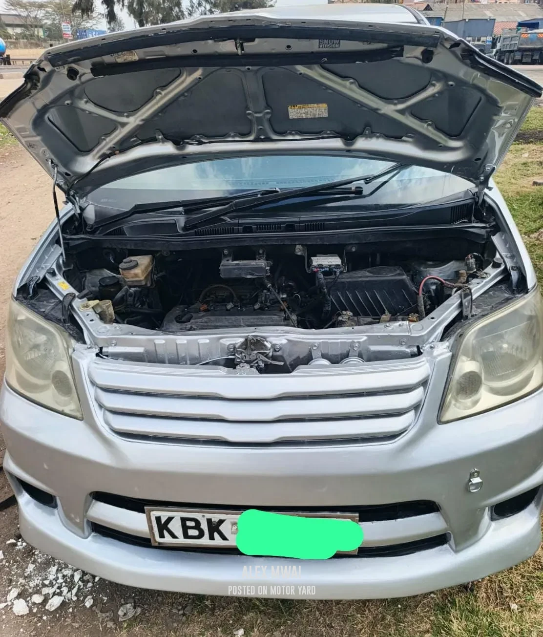 Toyota Noah 2013 Silver