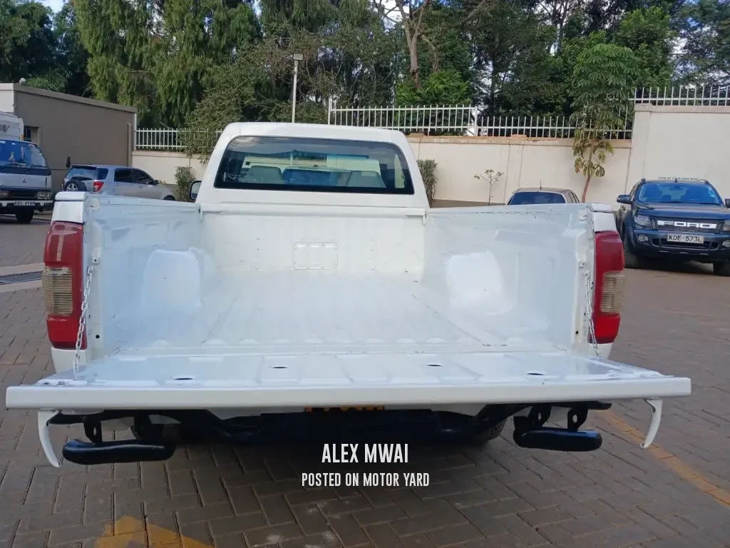 Isuzu D-Max 2012 White
