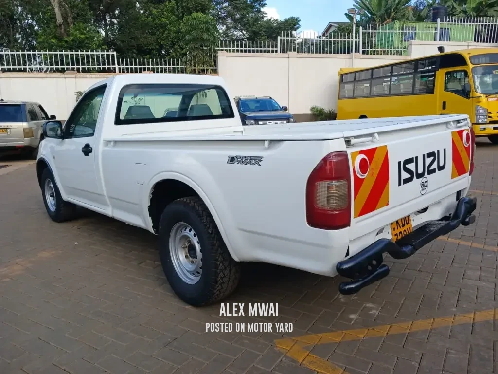 Isuzu D-Max 2012 White