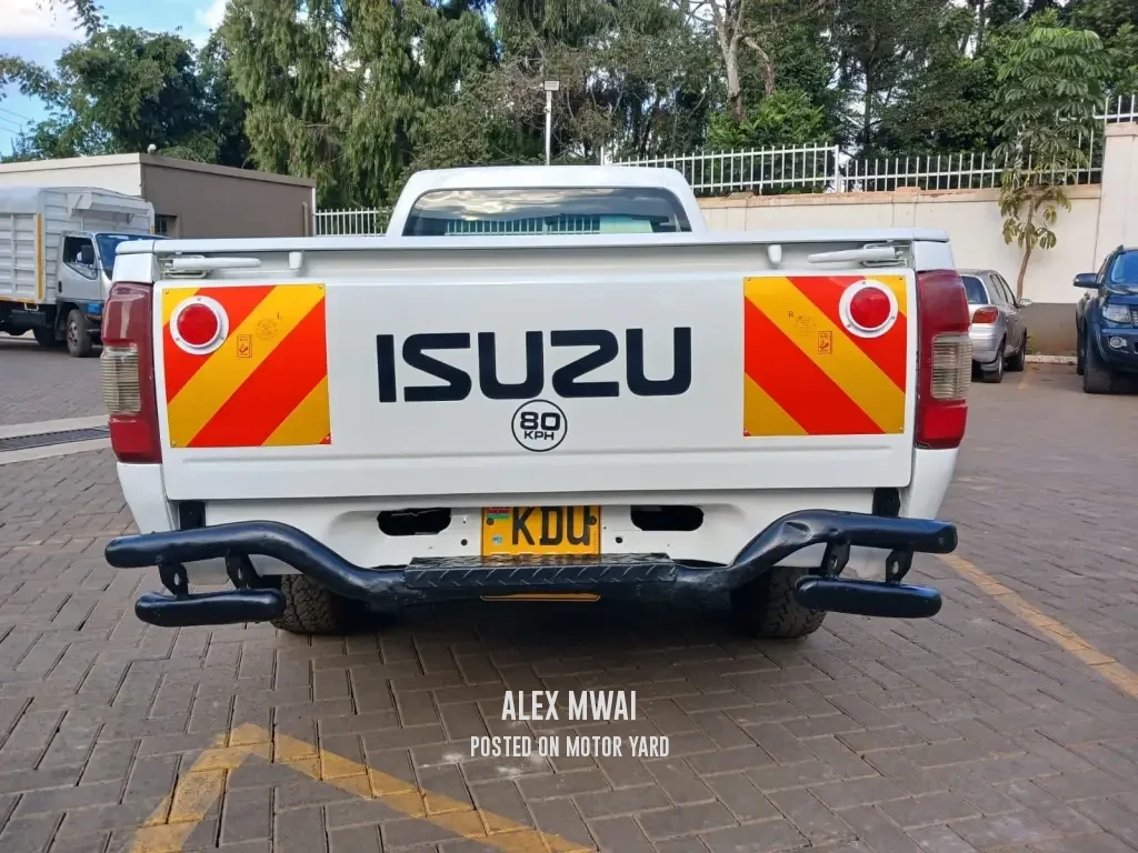Isuzu D-Max 2012 White