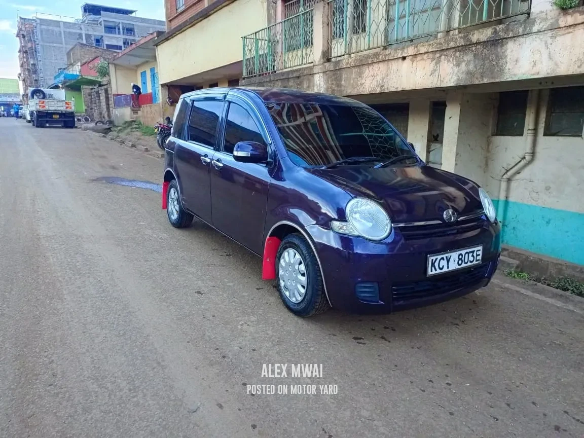 Toyota Sienta 2014 Black