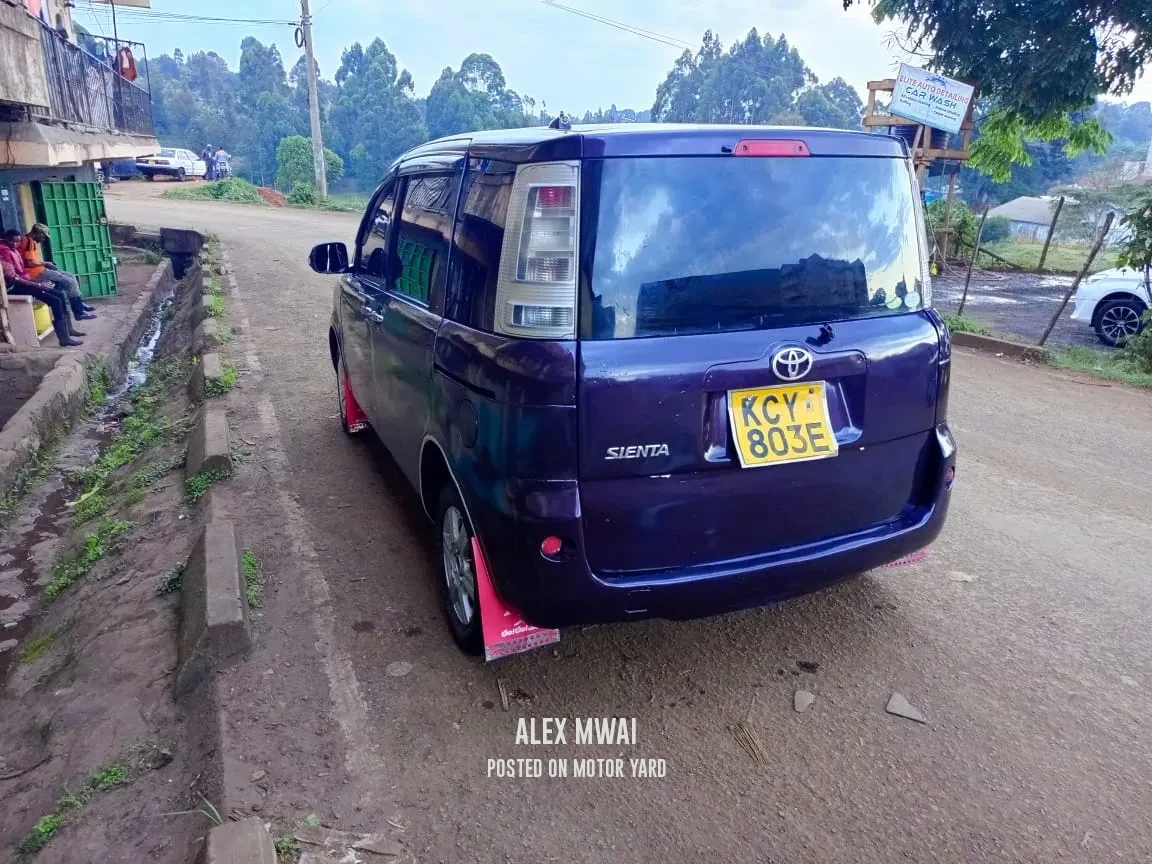 Toyota Sienta 2014 Black