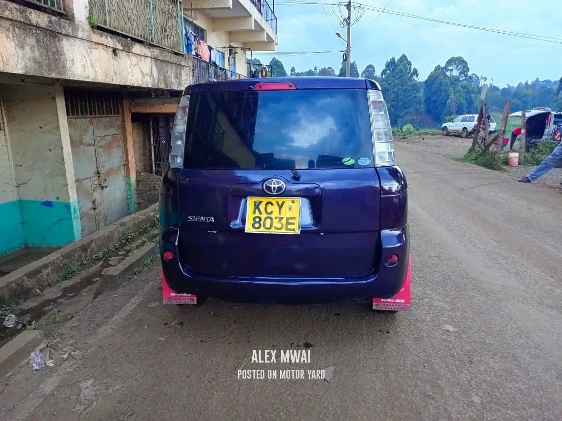 Toyota Sienta 2014 Black