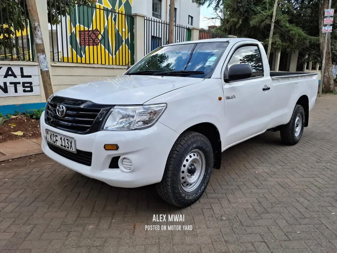 Toyota Hilux Vigo S/Cab 2015 White
