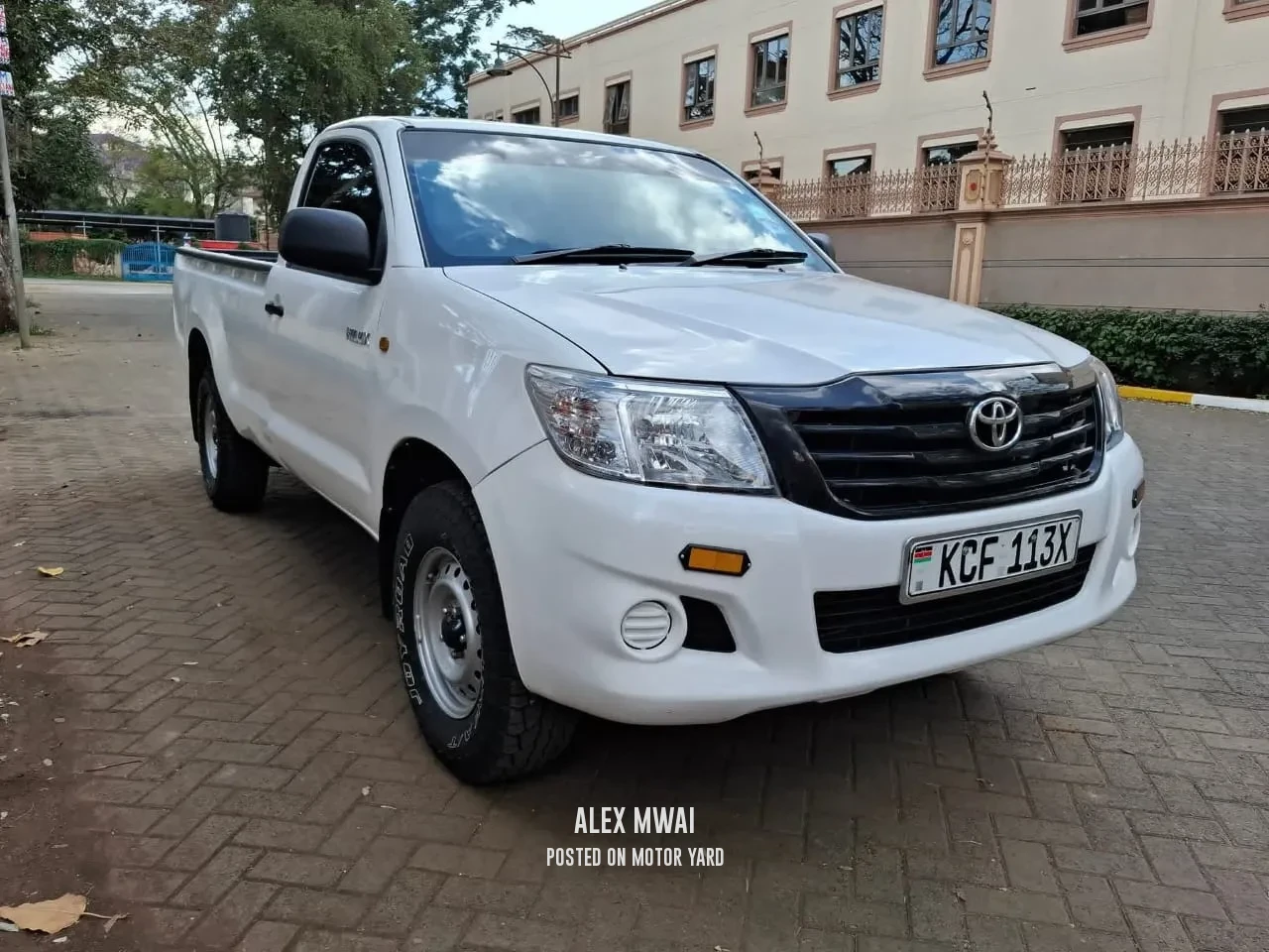 Toyota Hilux Vigo S/Cab 2015 White