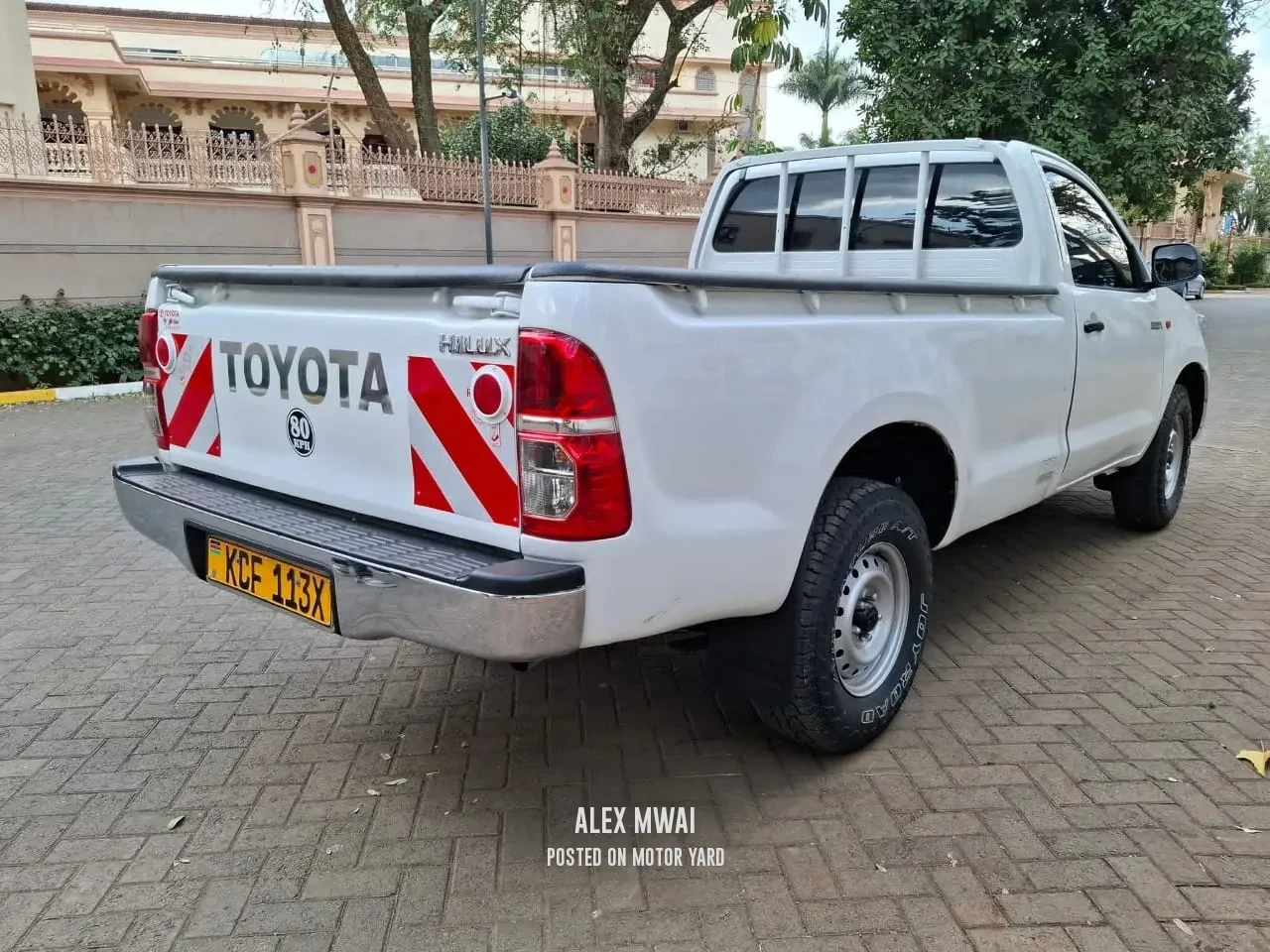 Toyota Hilux Vigo S/Cab 2015 White