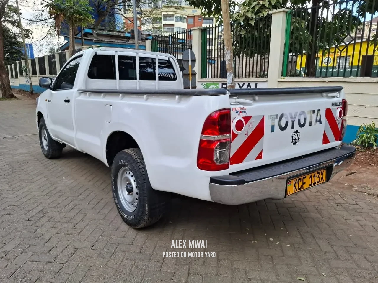 Toyota Hilux Vigo S/Cab 2015 White