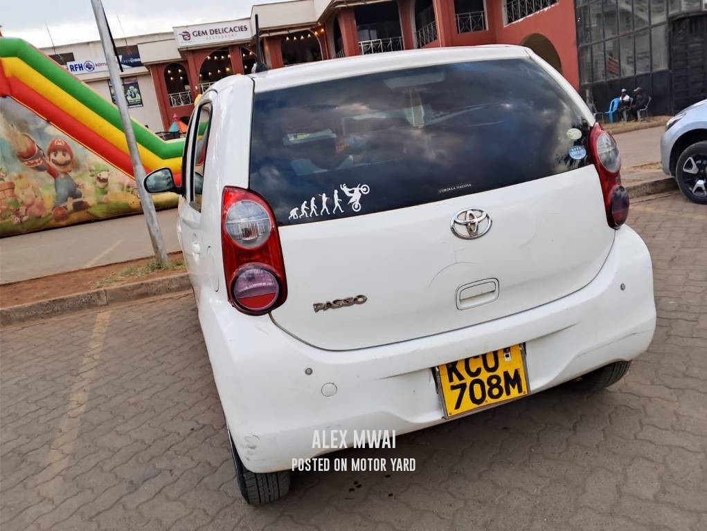 Toyota Passo 2016 White