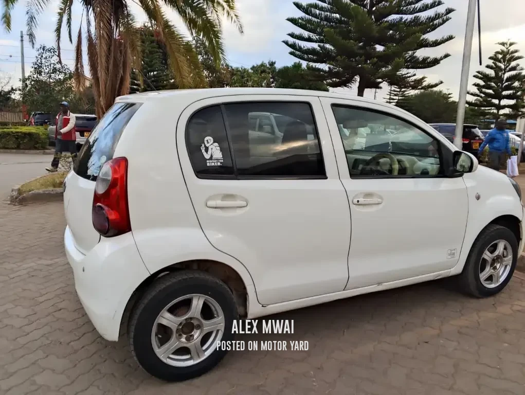 Toyota Passo 2016 White