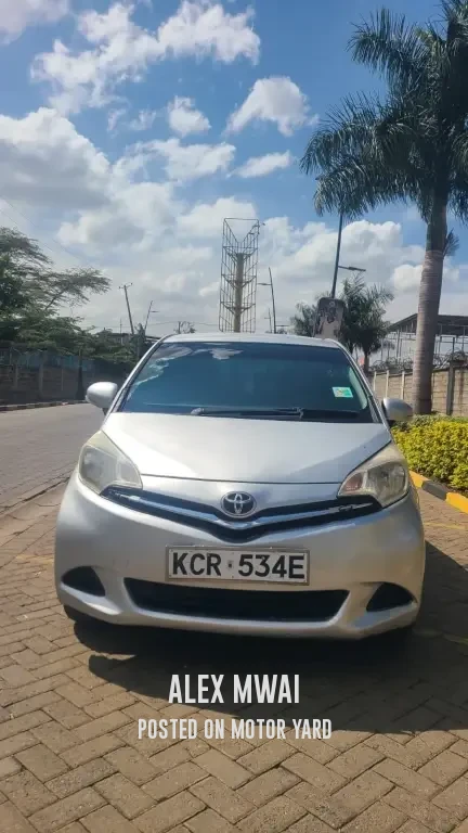 Toyota Ractis 2015 Silver