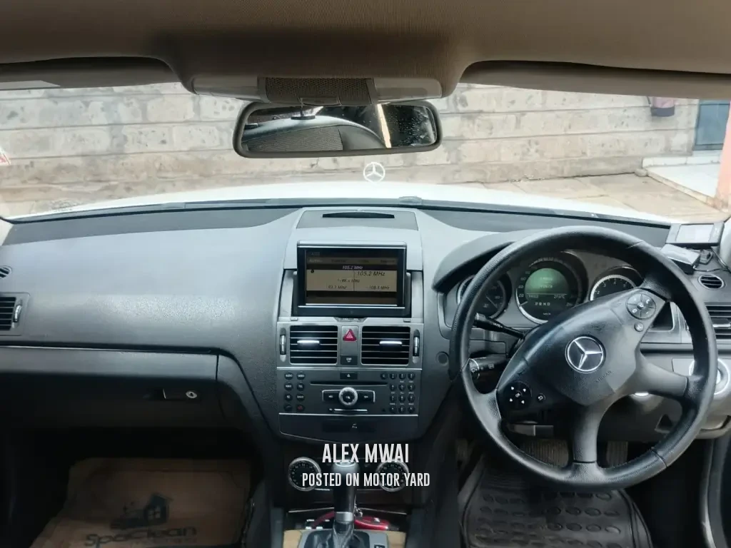 Mercedes-Benz C200 2018 White