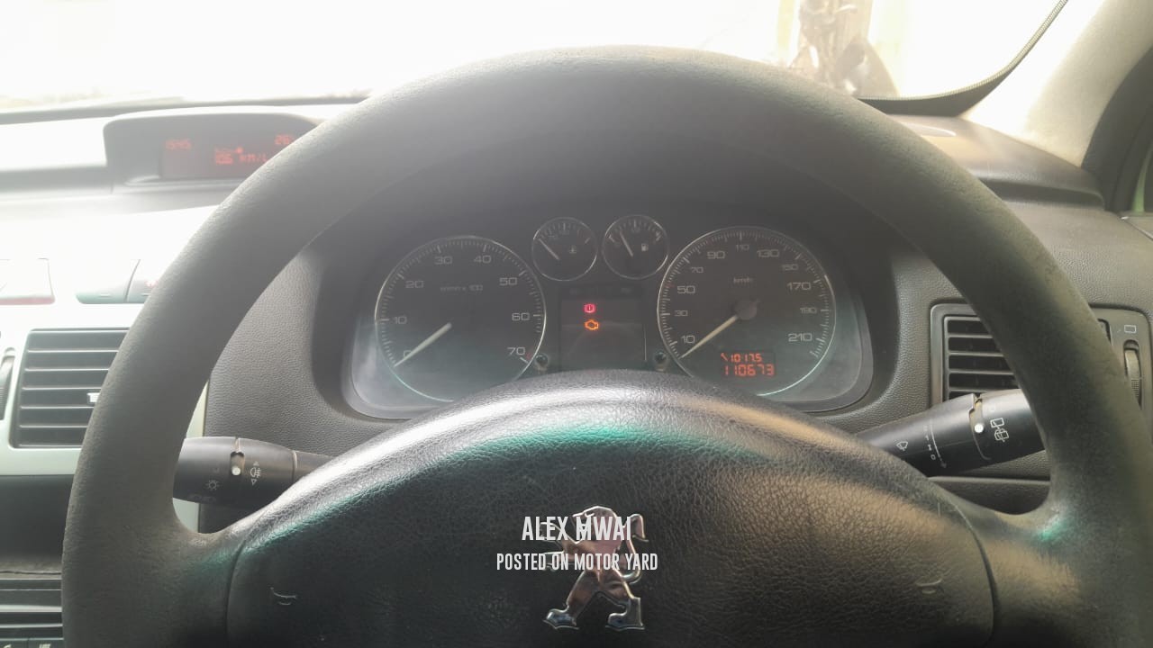 Peugeot 107 2006 Green