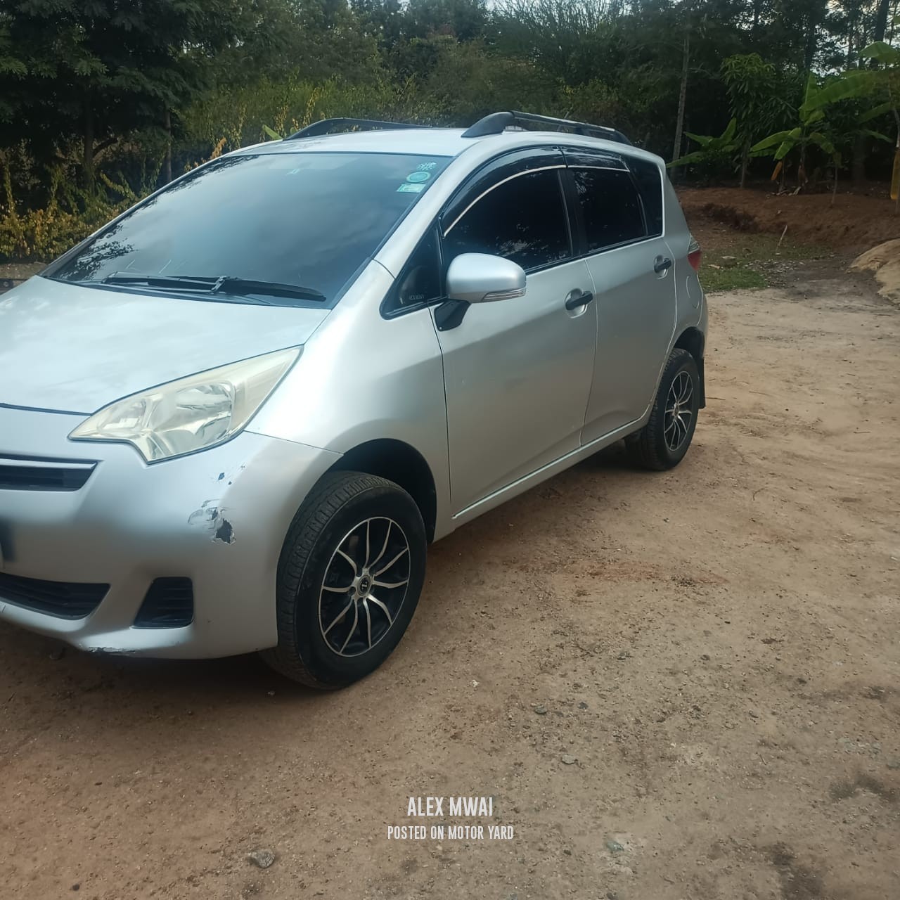 Toyota Ractis 2003 Silver