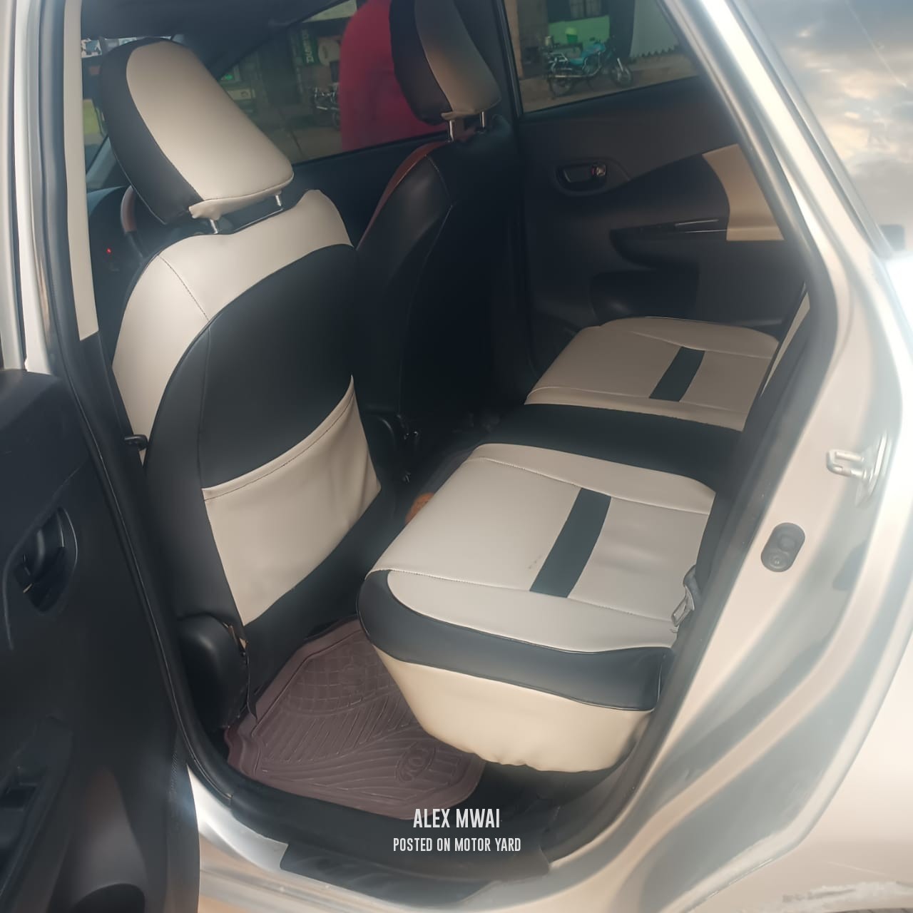 Toyota Ractis 2003 Silver