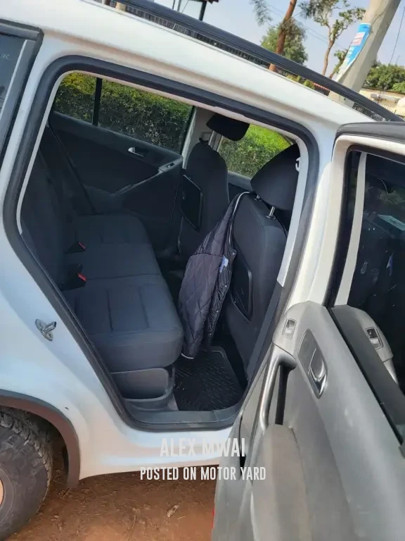 Volkswagen Tiguan 2010 White