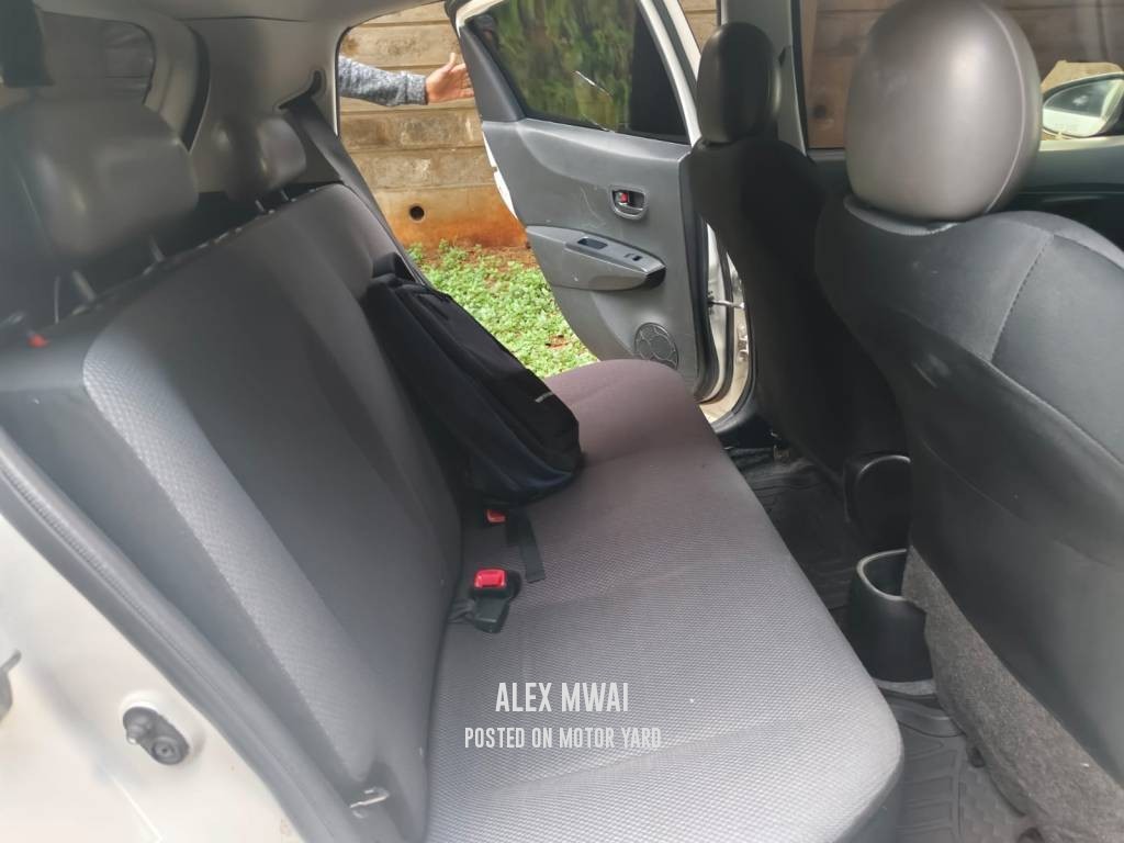 Toyota Vitz 2017 White