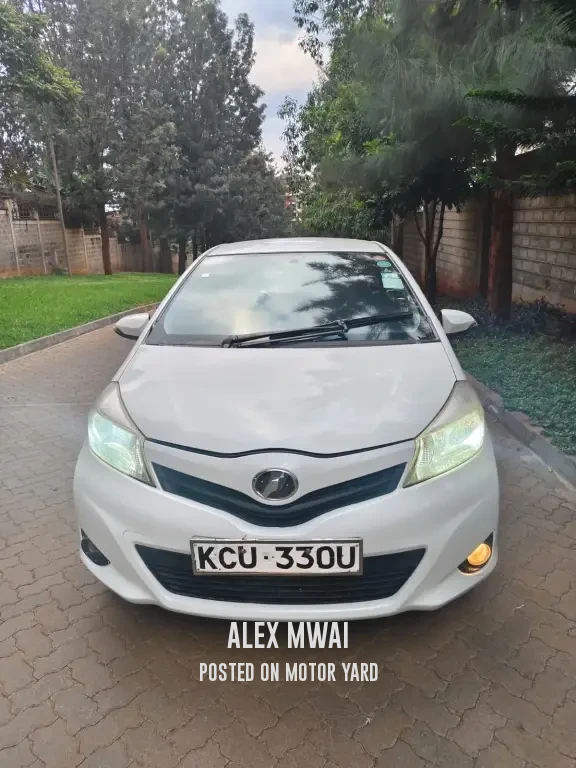 Toyota Vitz 2012 White