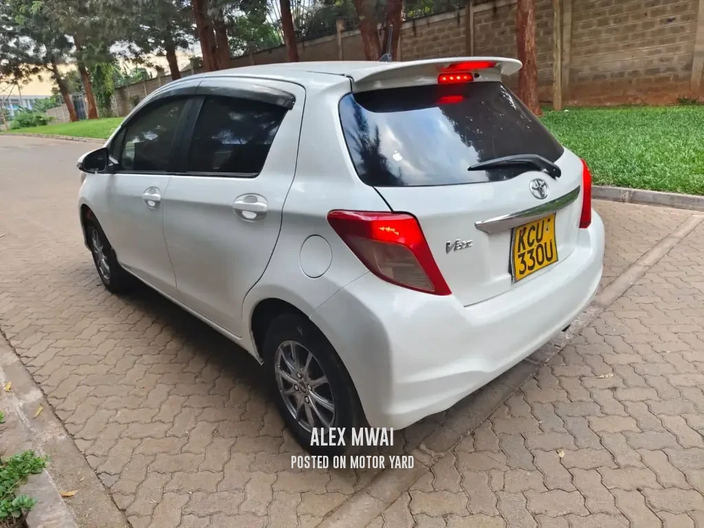 Toyota Vitz 2012 White