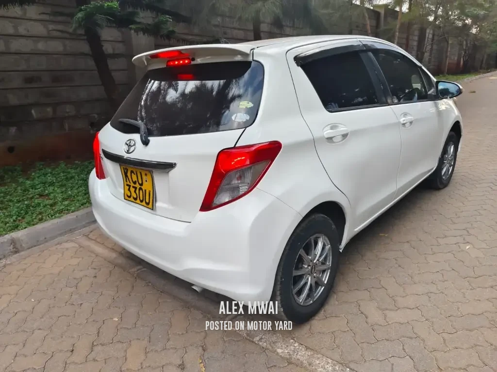 Toyota Vitz 2017 White